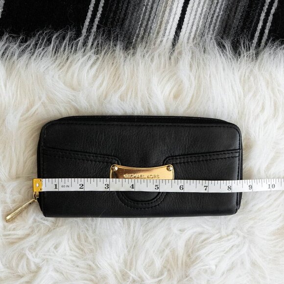 MICHAEL KORS SARATOGA CONTINENTAL ZIP AROUND WALLET - Picture 5 of 14